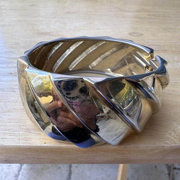 VTG Modernist Clamper Bracelet Hinged Gold Tone Wide Ribbed Chunky Retro Sz‎ 6 - Picture 4 of 7